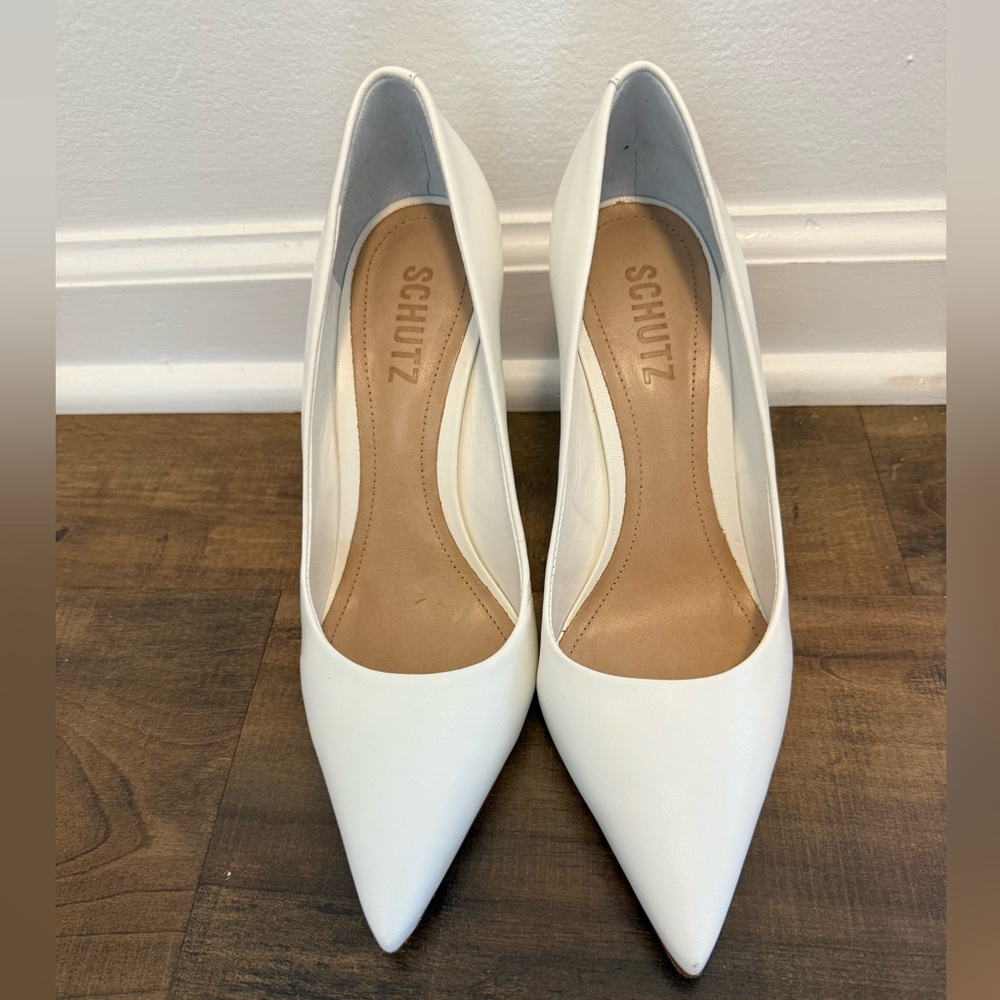 Schutz Lou Leather Pump - white - worn for 5 hours size 6.5